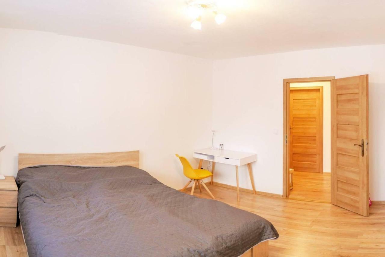 2 Bedroom Flat In The Heart Of Liptovský Mikuláš Buitenkant foto